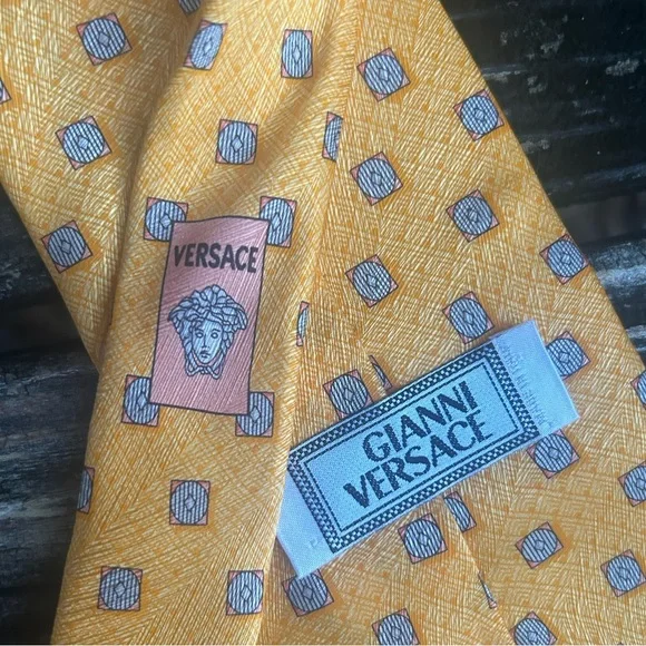 GIANNI VERSACE Men’s Silk Orange Designer Neck Tie Made in Italy